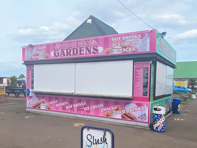 Snacks and refreshments are available at the Gardens Kiosk